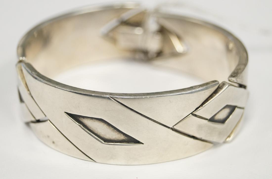 MEXICAN TAXCO STERLING PANEL HINGED BRACELET, SIGNED JJ (1 of 1)