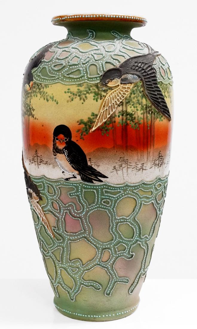 VINTAGE JAPANESE MORIAGE DECORATED SATSUMA POTTERY (1 of 1)