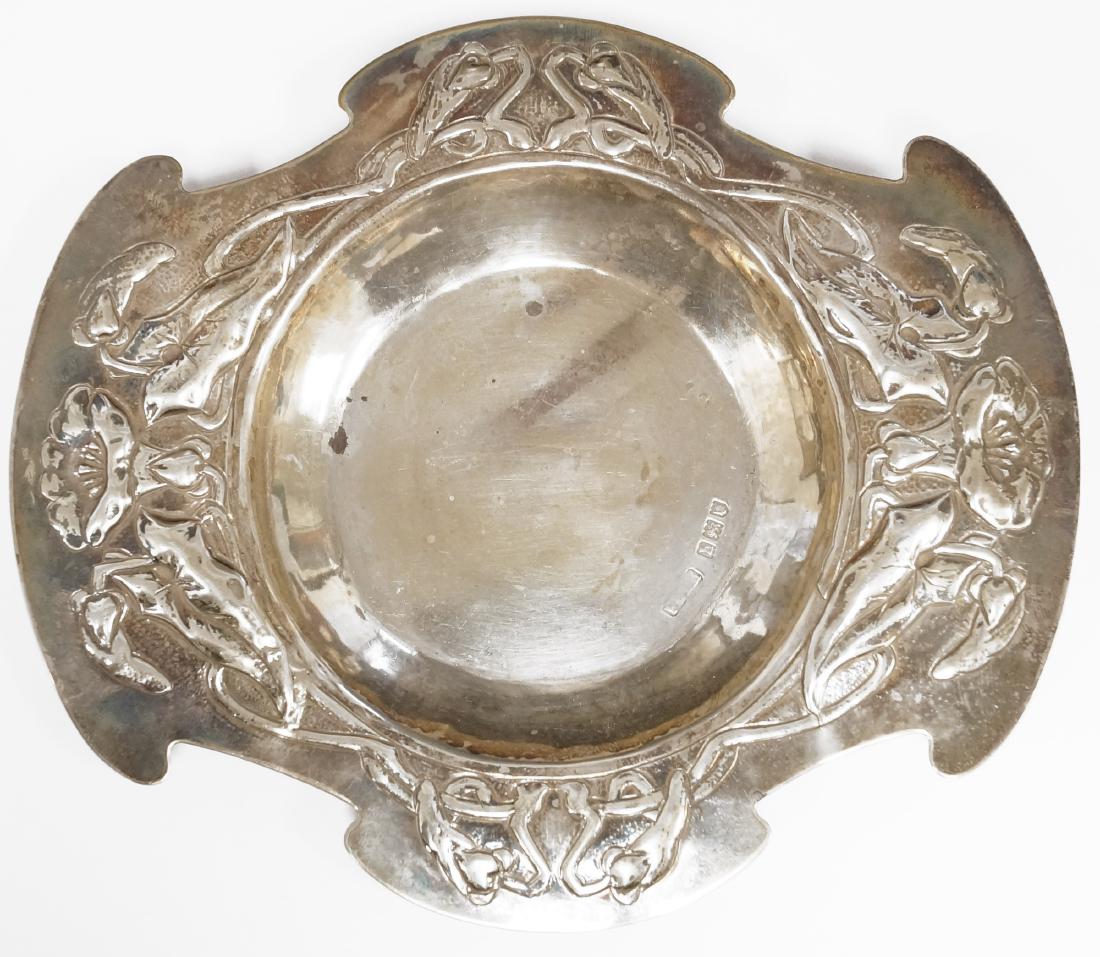 ART NOUVEAU REPOUSSE STERLING DISH, LONDON 1923. 6 1/2 (1 of 3)