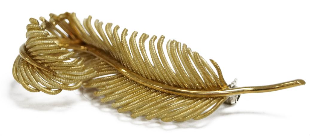 14K YELLOW GOLD STYLIZED FEATHER BROOCH. LENGTH 2"; (1 of 1)