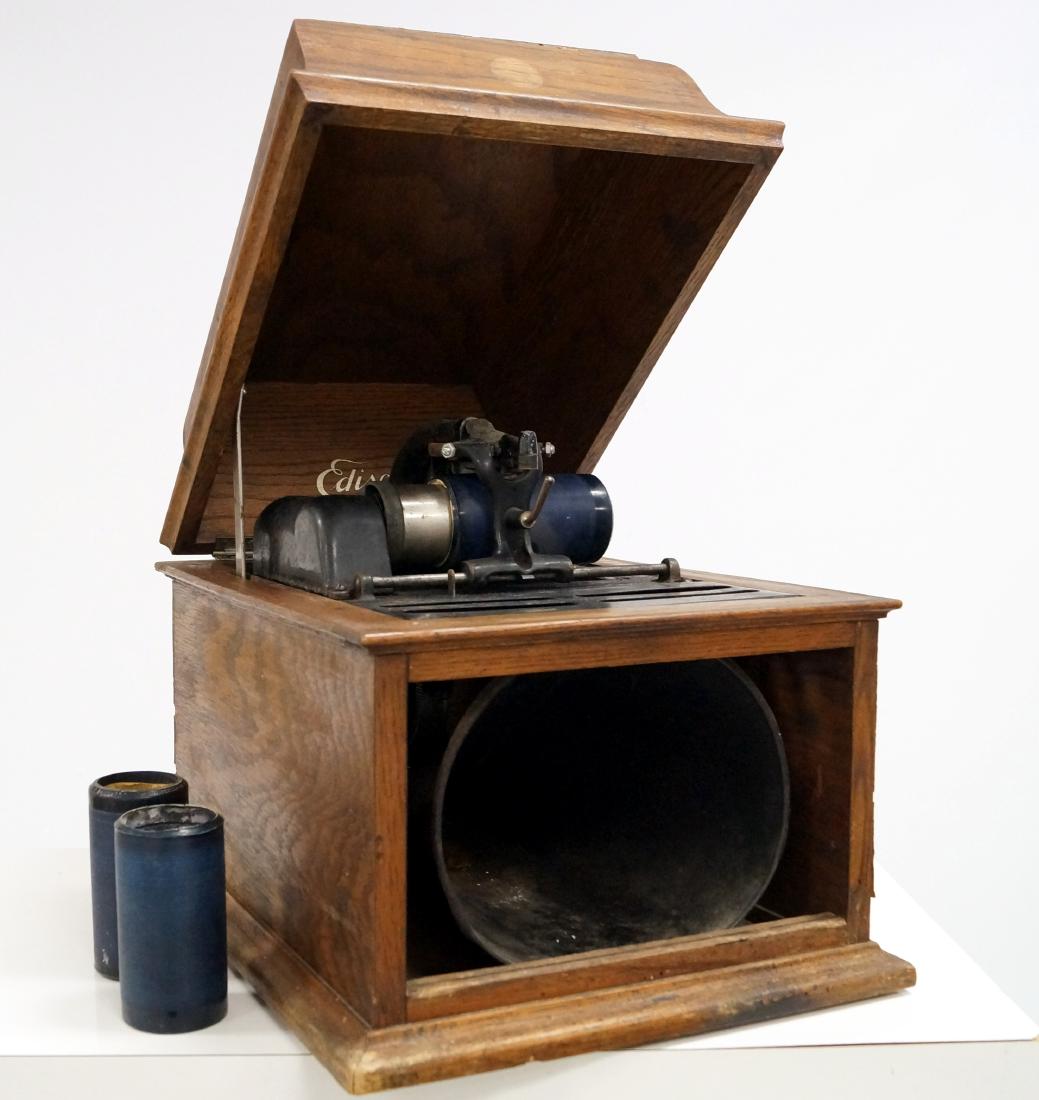 EDISON OAK TABLE-TOP CYLINDER PHONOGRAPH (AS IS) (1 of 2)