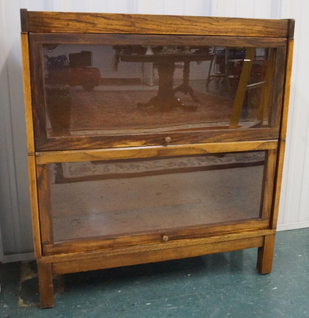 ANTIQUE LUNDSTROM OAK STACKING BARRISTER BOOKCASE. (1 of 1)