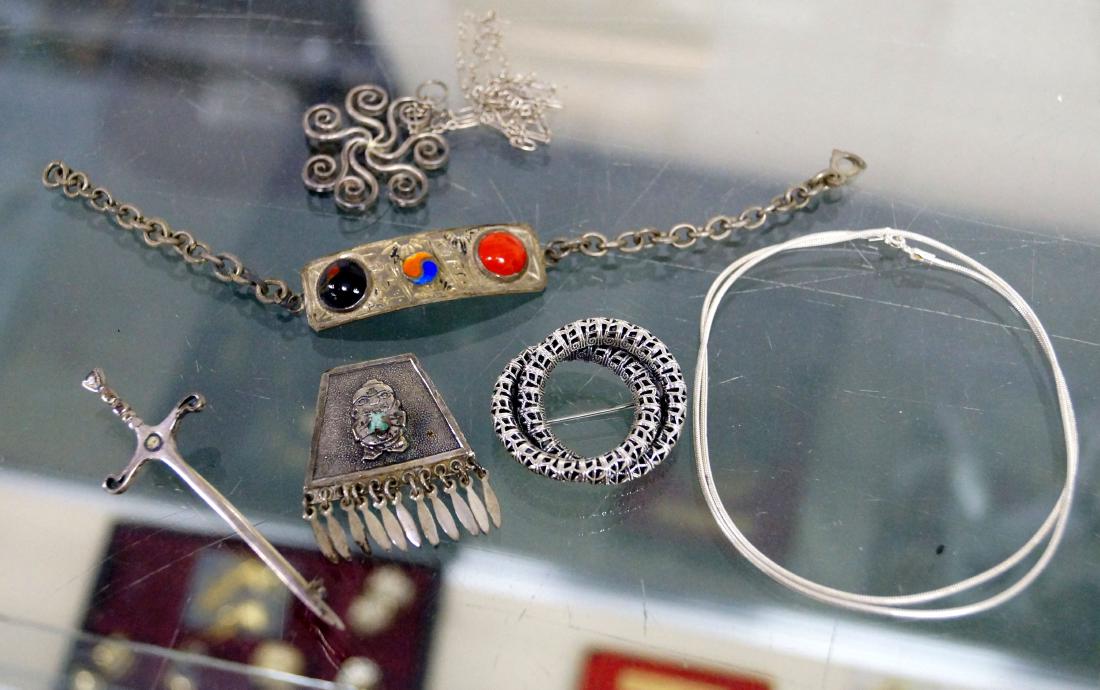 LOT ASSORTED STERLING JEWELRY INCLUDING CHAIN NECKLACE, (1 of 1)