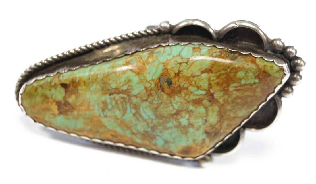 SOUTHWEST AMERICAN INDIAN SILVER AND TURQUOISE RING. (1 of 1)