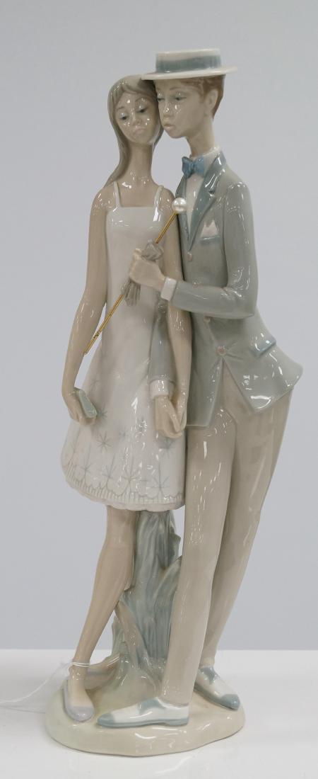 LLADRO PORCELAIN FIGURE, "SWEETHEARTS", #4598. HEIGHT (1 of 1)