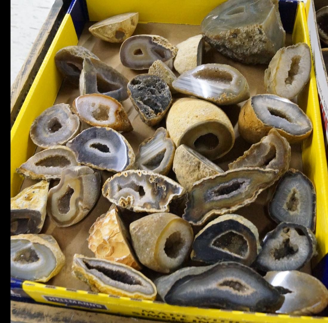LOT APPROXIMATELY (30) POLISHED AGATE GEODES (1 of 1)