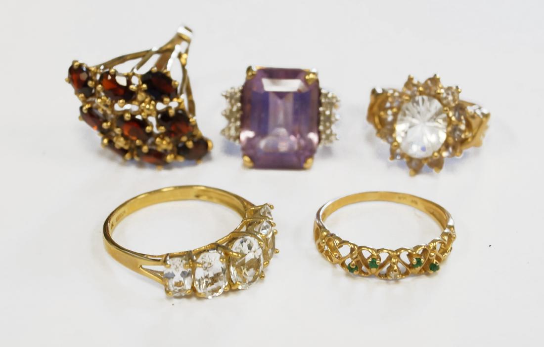 LOT (5) 10K YELLOW GOLD GEM-SET RINGS INCLUDING WHITE (1 of 1)