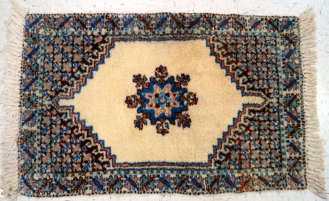 MOROCCAN STYLE RUG. 32 X 49": MOROCCAN STYLE RUG. 32 X 49"