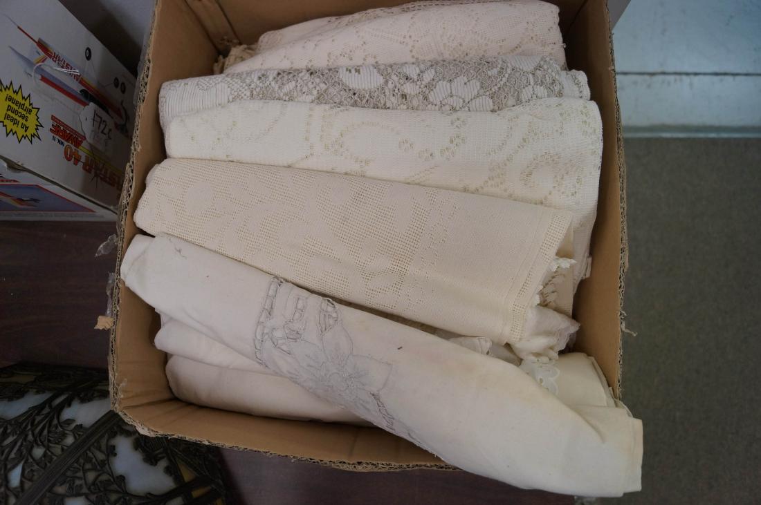 LOT ASSORTED LINEN, TABLECLOTHS, (4) LACE CURTAIN (1 of 1)