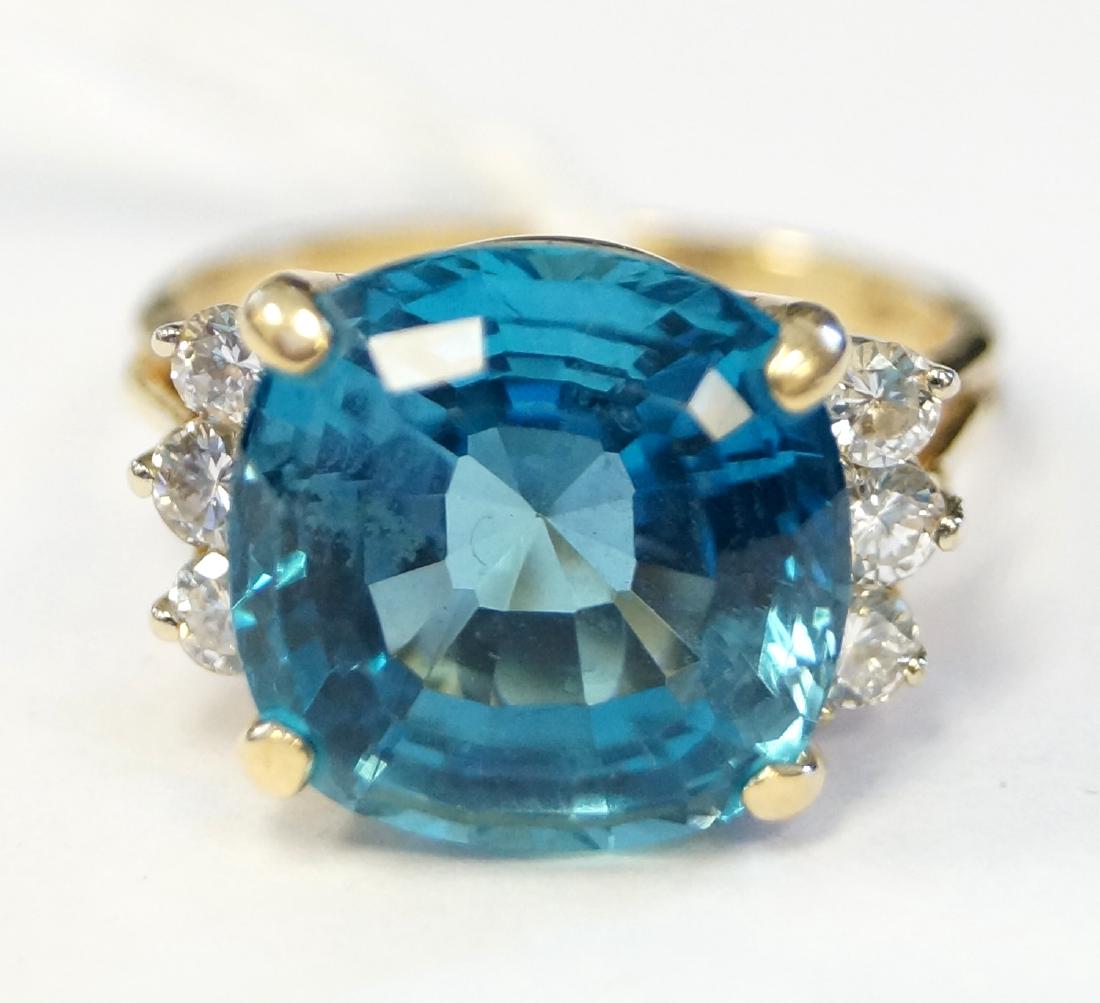 18K YELLOW GOLD 10.15 CT CUSHION SQUARE CUT BLUE TOPAZ (1 of 2)