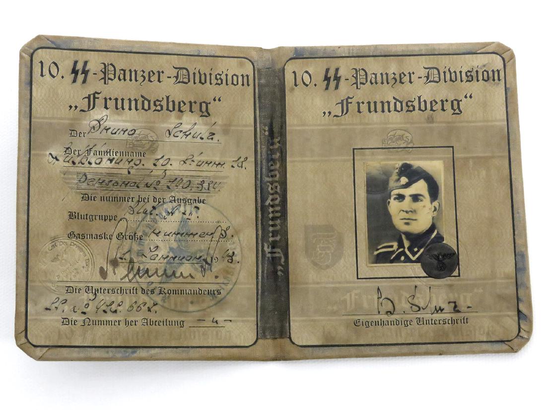 GERMAN WWII SS PANZER DIVISION, "FRUNDSBERG", AUSWEIS (1 of 5)