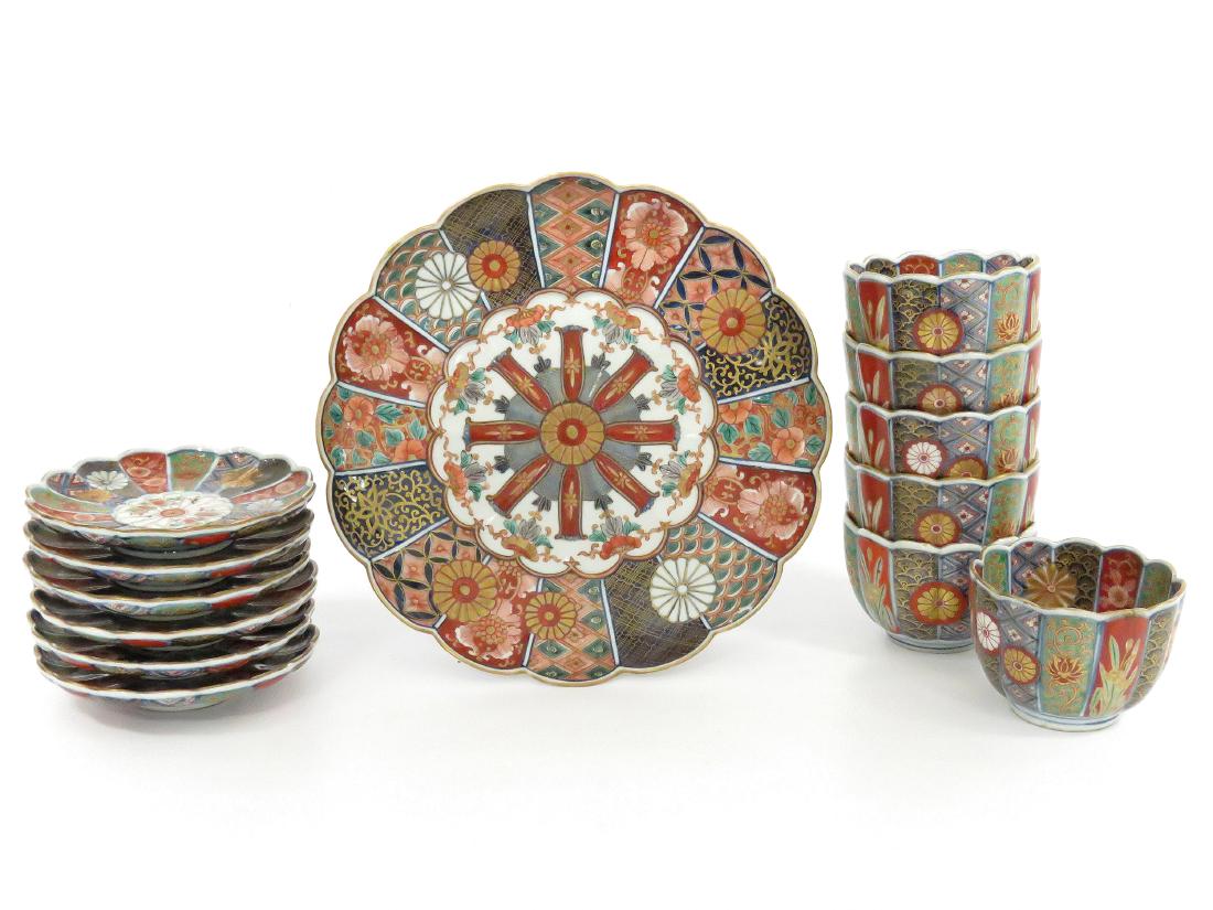 SET JAPANESE IMARI CHRYSANTHEMUM MONS DECORATED (1 of 5)