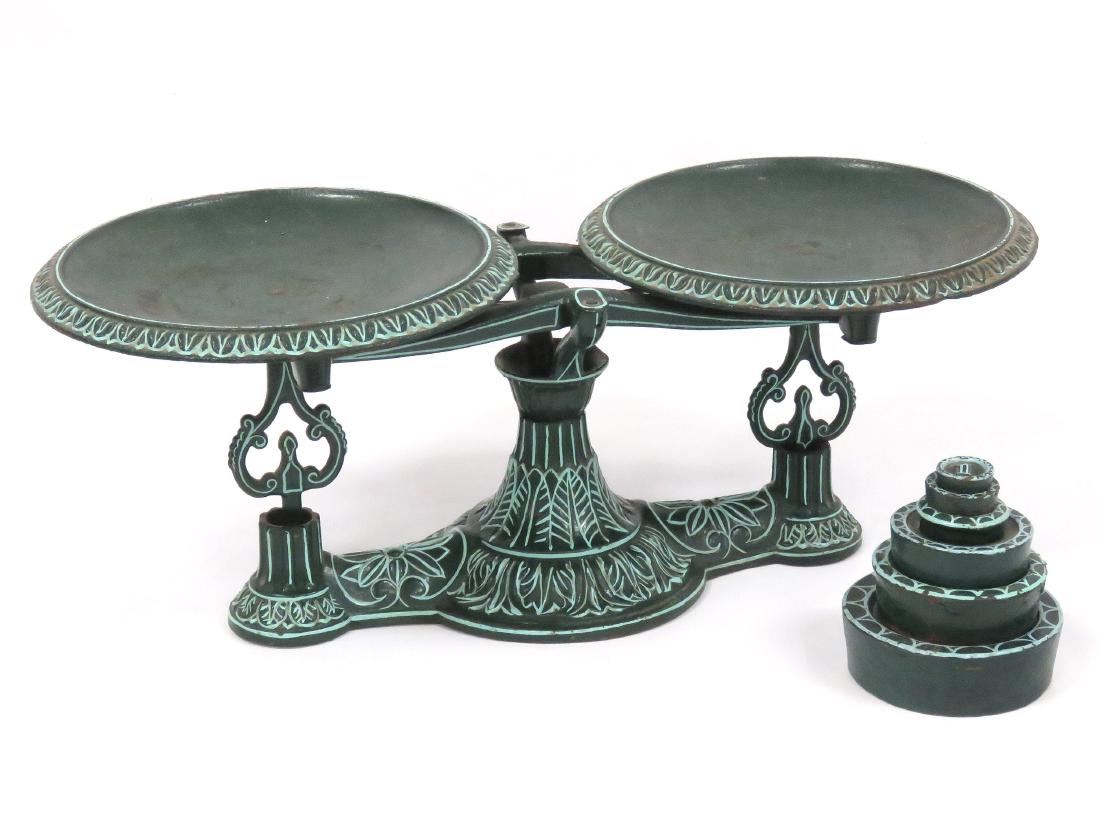 VINTAGE PARKER DECORATED IRON BALANCE SCALE WITH (1 of 5)