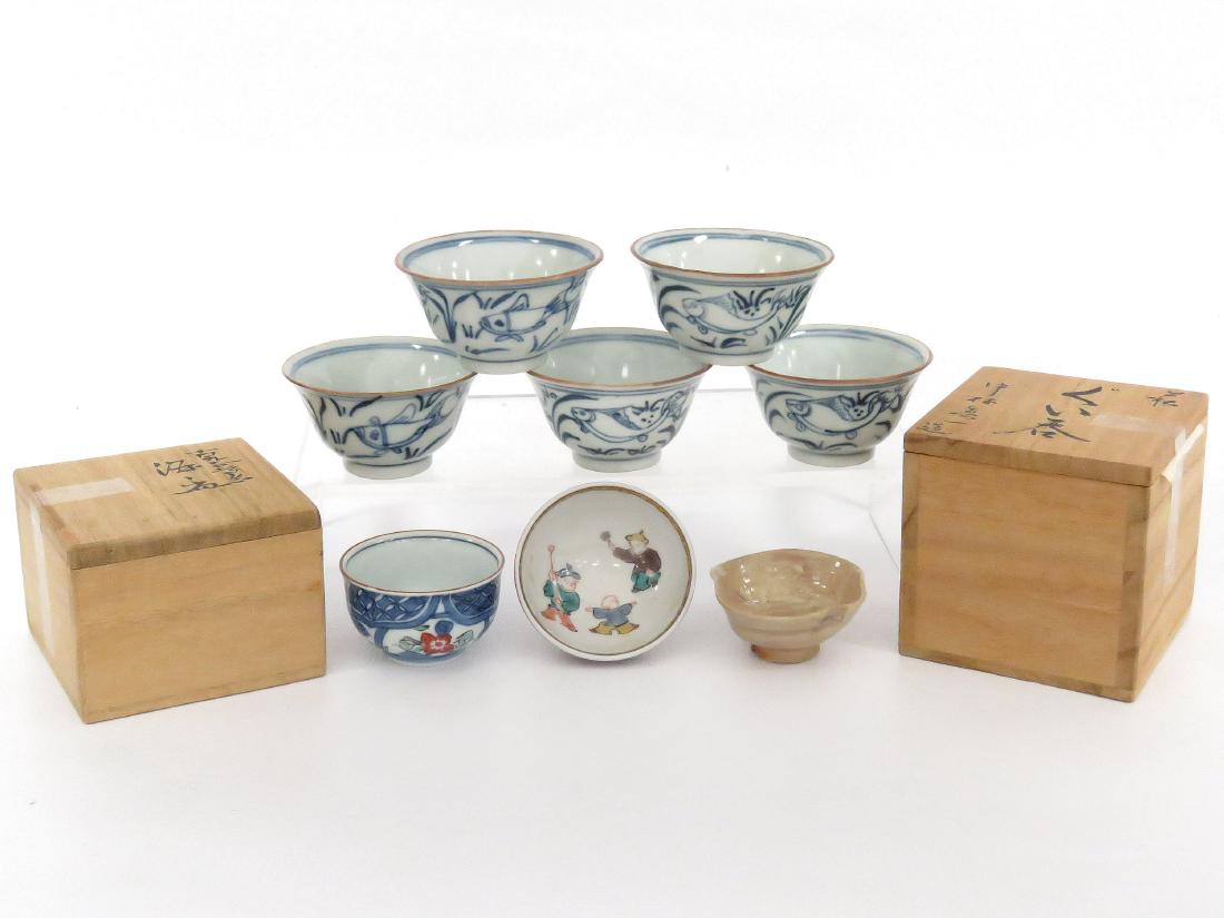 LOT (8) VINTAGE JAPANESE SAKE CUPS INCLUDING (2) IN (1 of 7)