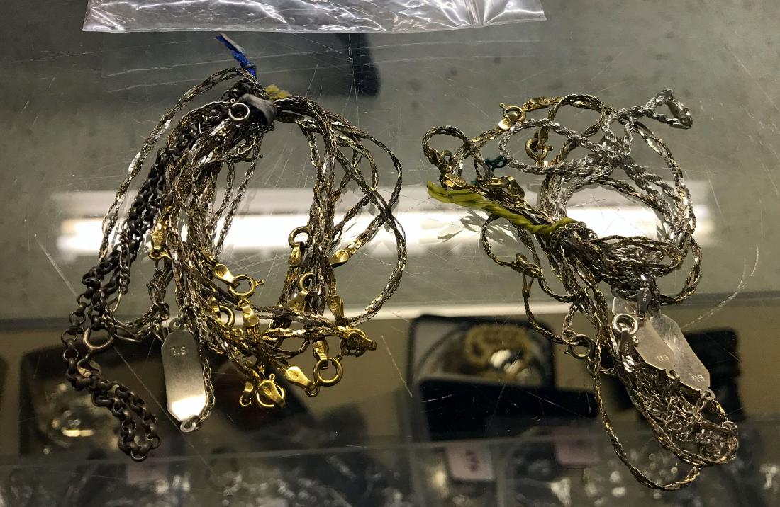 LOT (20) STERLING CHAIN BRACELETS. LENGTH 7"; TWT 1.49: LOT (20) STERLING CHAIN BRACELETS. LENGTH 7"; TWT 1.49 OZT