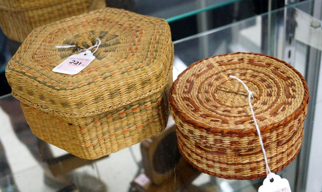 LOT (2) VINTAGE AMERICAN INDIAN COVERED BASKETS. (1 of 1)