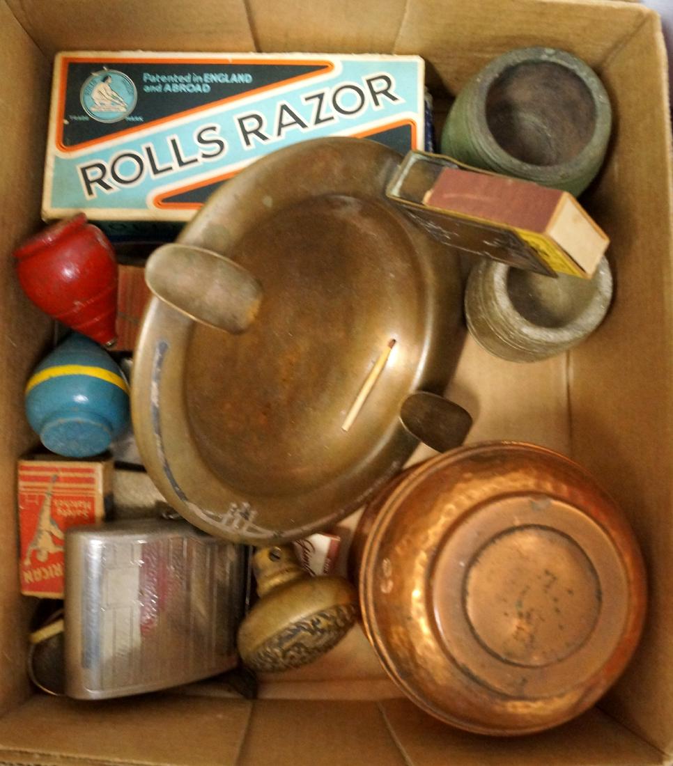 LOT INCLUDING VINTAGE RAZORS, MATCH BOXES & MATCH (1 of 1)