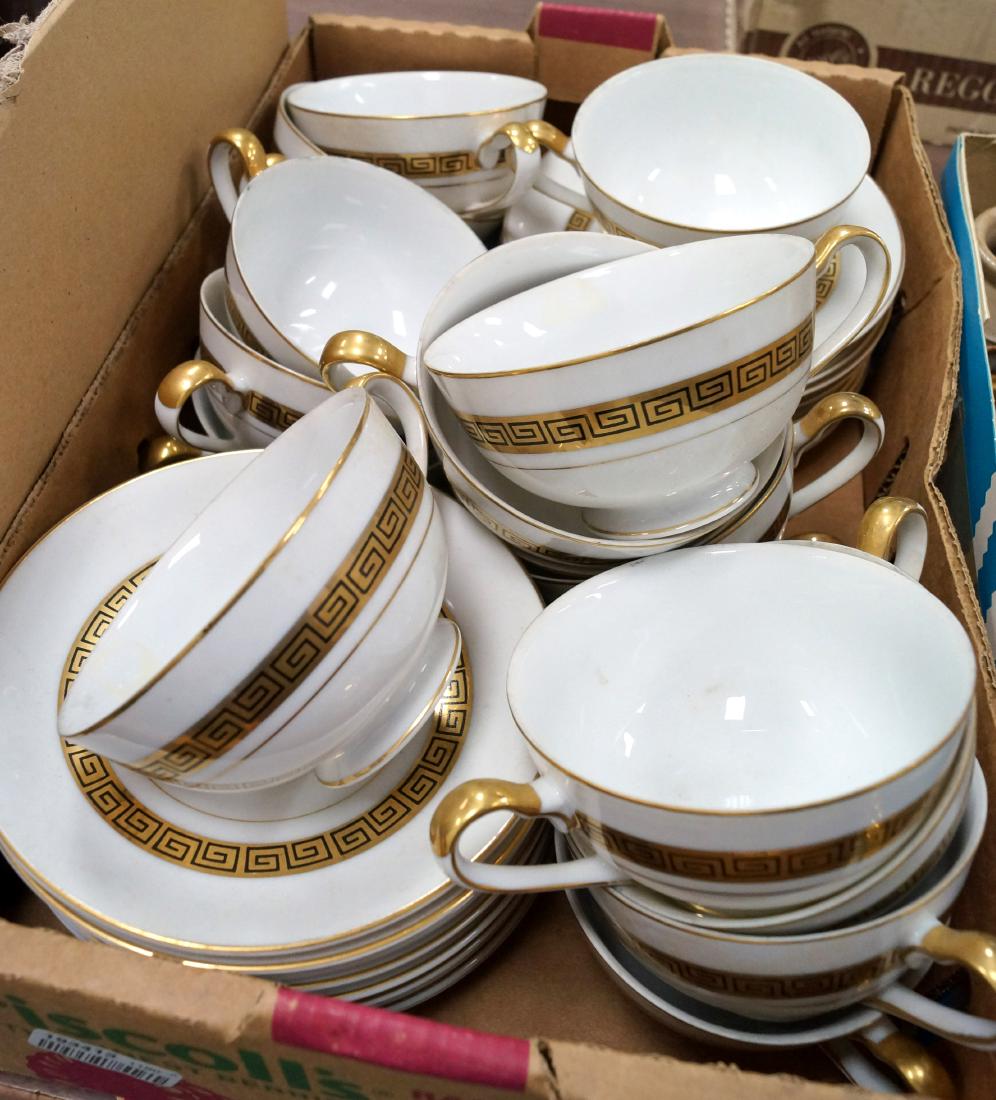 SET (16) GRANT CREST GILT GREEK KEY DESIGN CHINA CUPS (1 of 1)