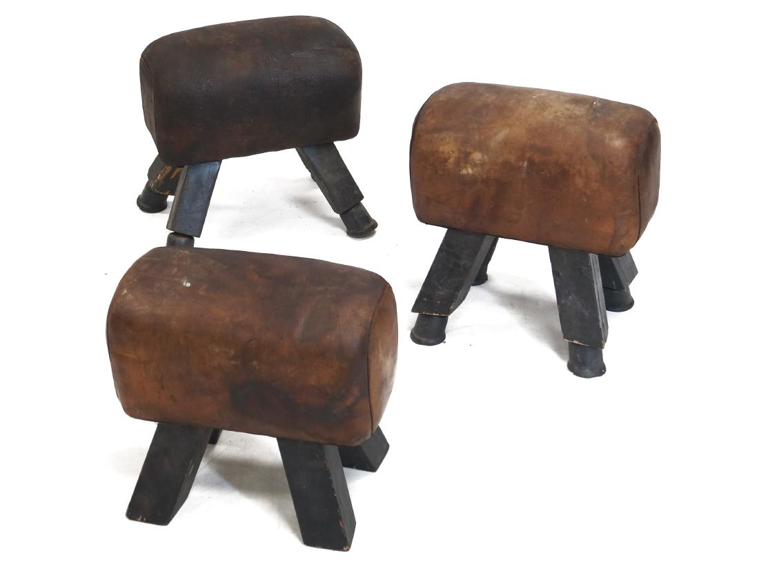 LOT (3) ANTIQUE LEATHER POMMEL HORSES, C.1900. HEIGHT (1 of 3)