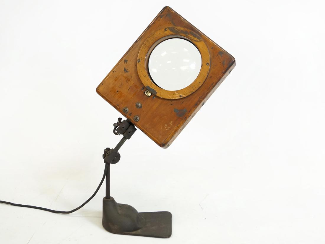 INDUSTRIAL WORK SHOP MAGNIFYING GLASS LIGHT. HEIGHT 30"; (1 of 2)