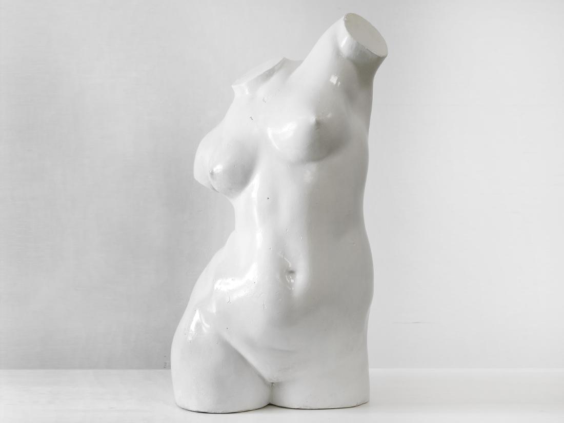 FEMALE PLASTER TORSO SCULPTURE. HEIGHT 25" (1 of 2)