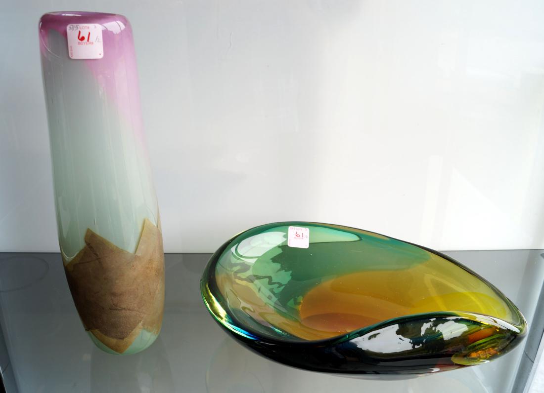 LOT (2) ART GLASS INCLUDING FREE-FORM DISH AND VASE. (1 of 1)