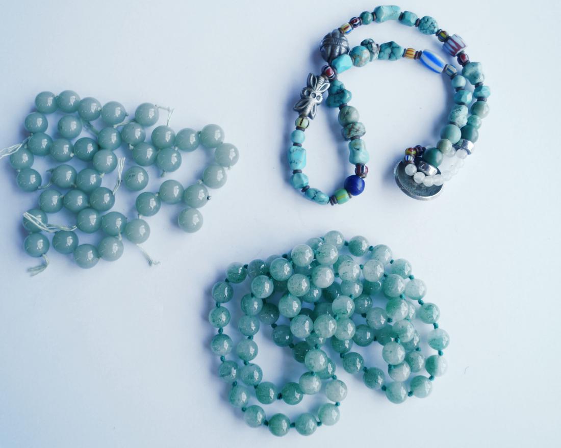 ASSORTED LOT INCLUDING (40) 9.79-9.98MM LOOSE JADE (1 of 1)