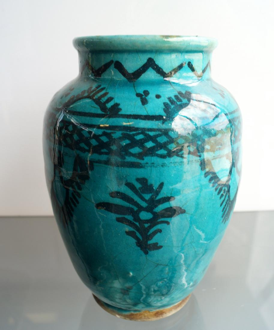 MIDDLE EASTERN FAIENCE POTTERY VASE. HEIGHT 7" (1 of 1)