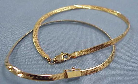 (2) 14K HERRINGBONE CHAIN BRACELETS: LOT (2) 14K YELLOW GOLD BEVELED HERRINGBONE CHAIN BRACELETS. LENGTH 7"; TWT 4.4 DWT