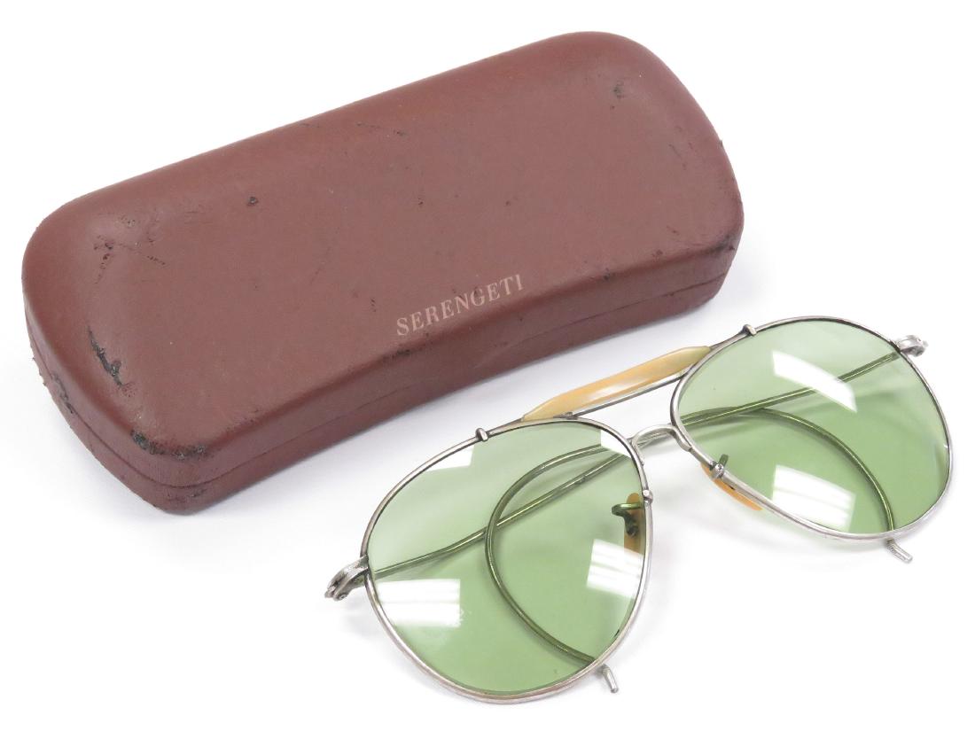 VINTAGE WWII ERA BAUSCH & LOMB AVIATOR SUNGLASSES (1 of 2)