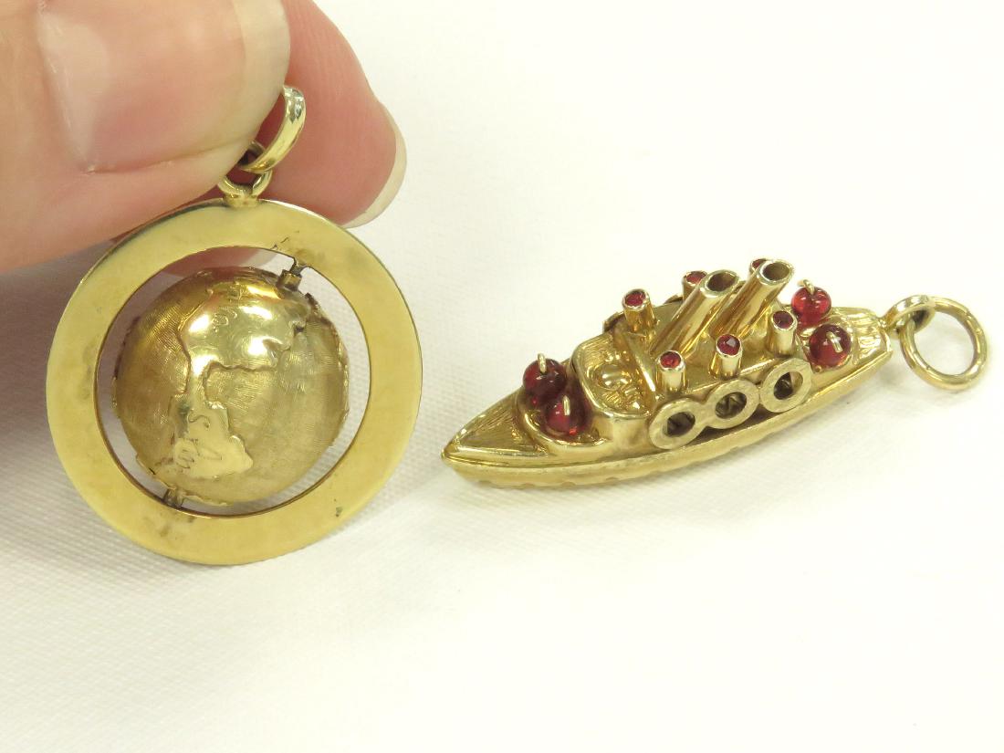 LOT (2) YELLOW GOLD CHARMS INCLUDING ITALIAN 750 (1 of 2)