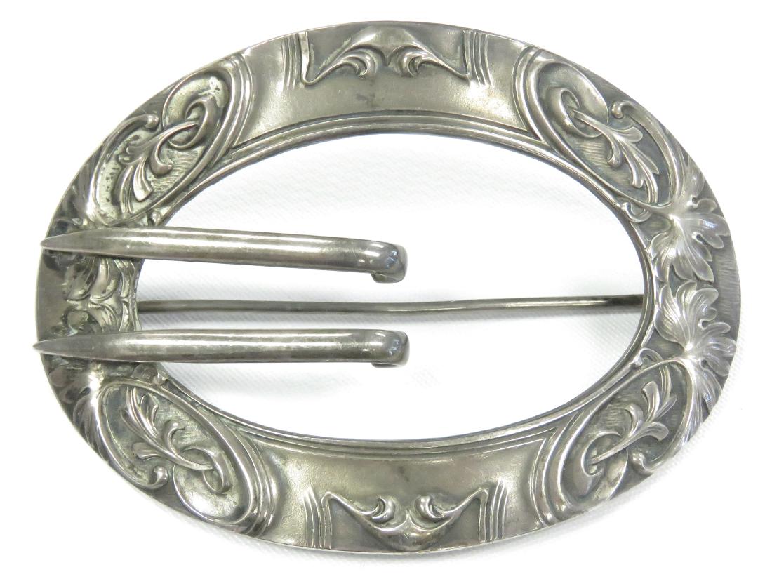 ANTIQUE UNGER BROS. ART NOUVEAU STERLING SASH BROOCH. 2: ANTIQUE UNGER BROS. ART NOUVEAU STERLING SASH BROOCH. 2 1/8 X 3"; 1.07 OZT