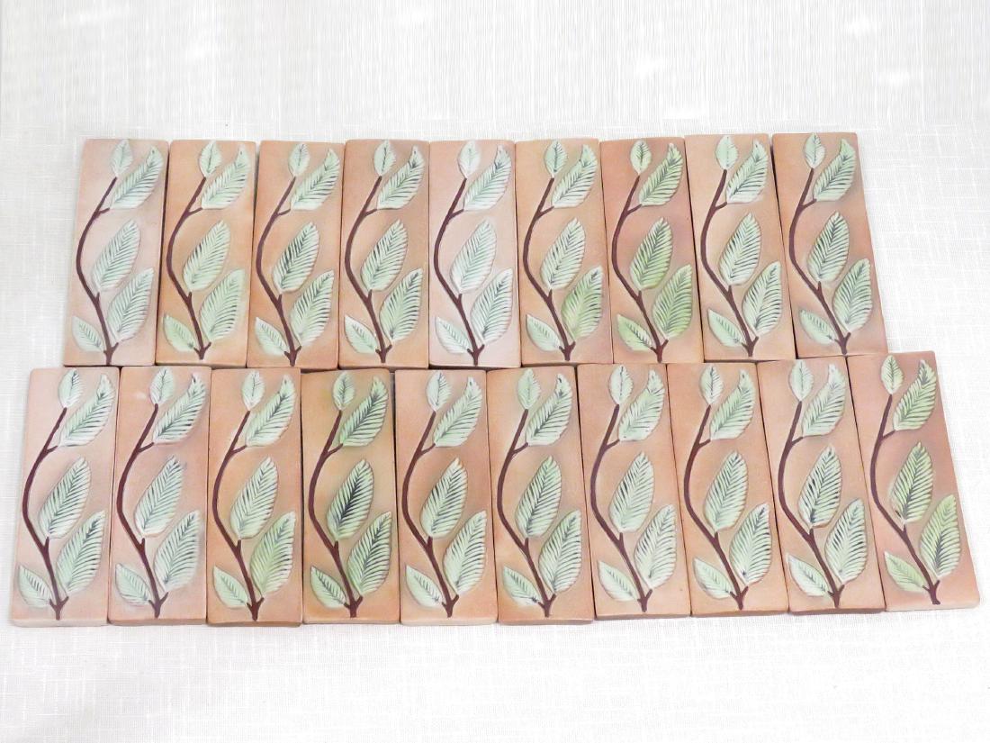 LOT (19) SURVING STUDIOS HIGH RELIEF CERAMIC VINE END (1 of 2)