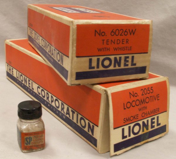 LOT (2) LIONEL INCLUDING #2055 LOCOMOTIVE, #6026W: LOT (2) LIONEL INCLUDING #2055 LOCOMOTIVE, #6026W TENDER (WITH BOXES)