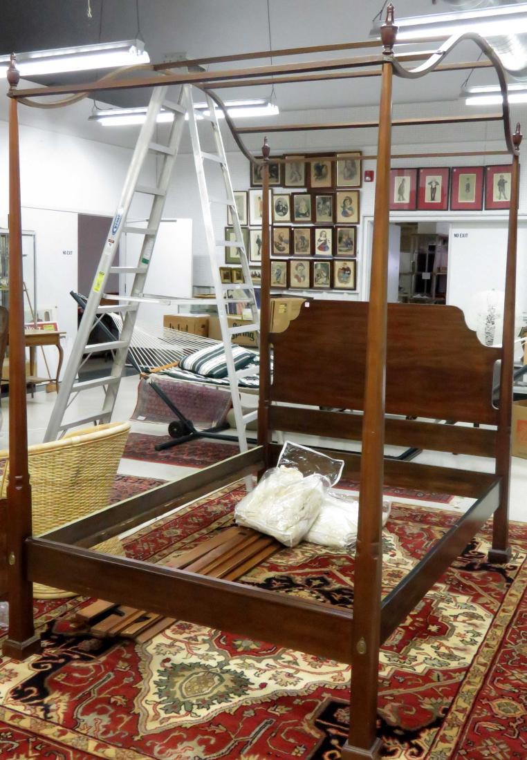 HENKEL-HARRIS, VIRGINIA GALLERIES, CHIPPENDALE STYLE (1 of 1)