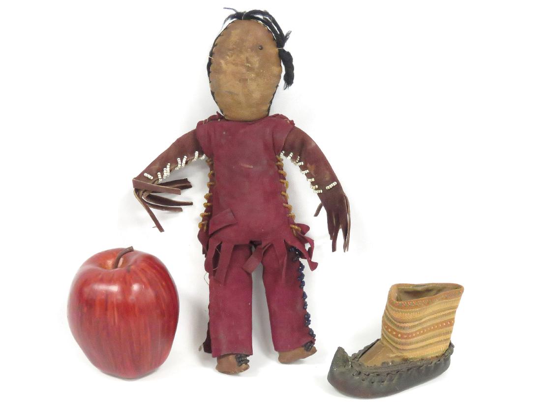 LOT (2) NATIVE AMERICAN INCLUDING VINTAGE LEATHER/CLOTH (1 of 2)