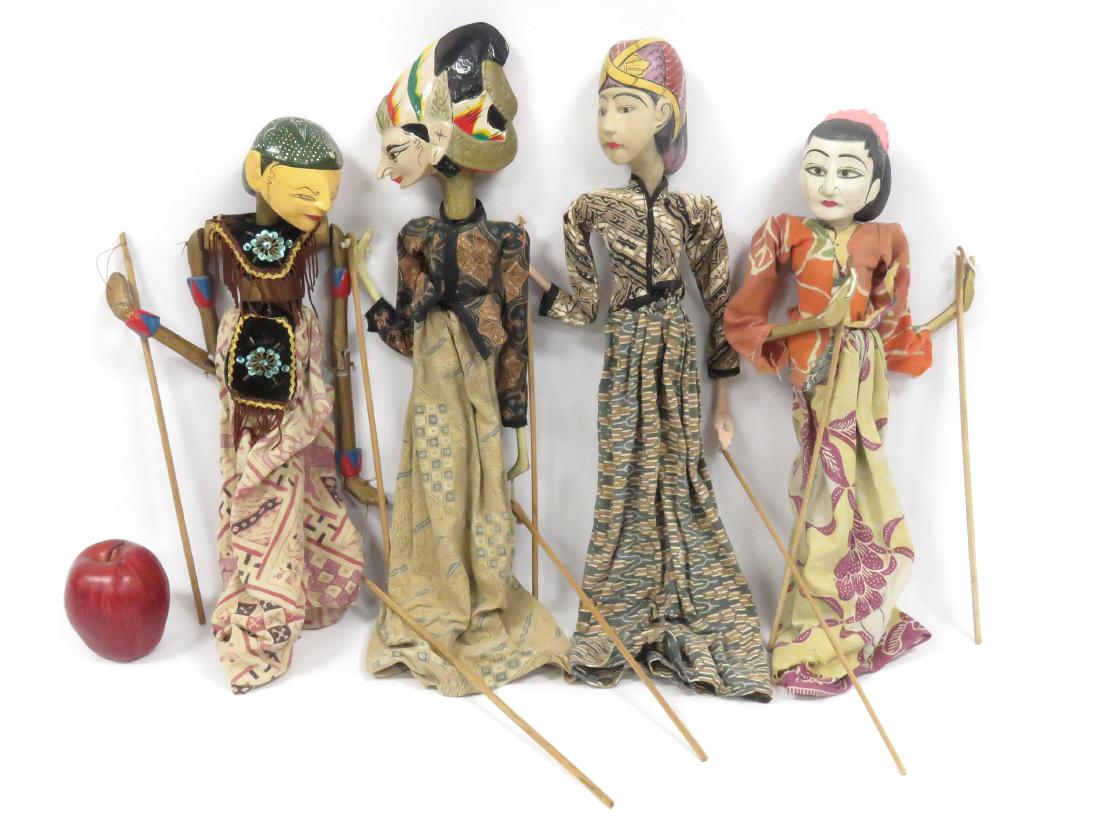 LOT (4) ASSORTED VINTAGE BALINESE HAND PUPPETS.