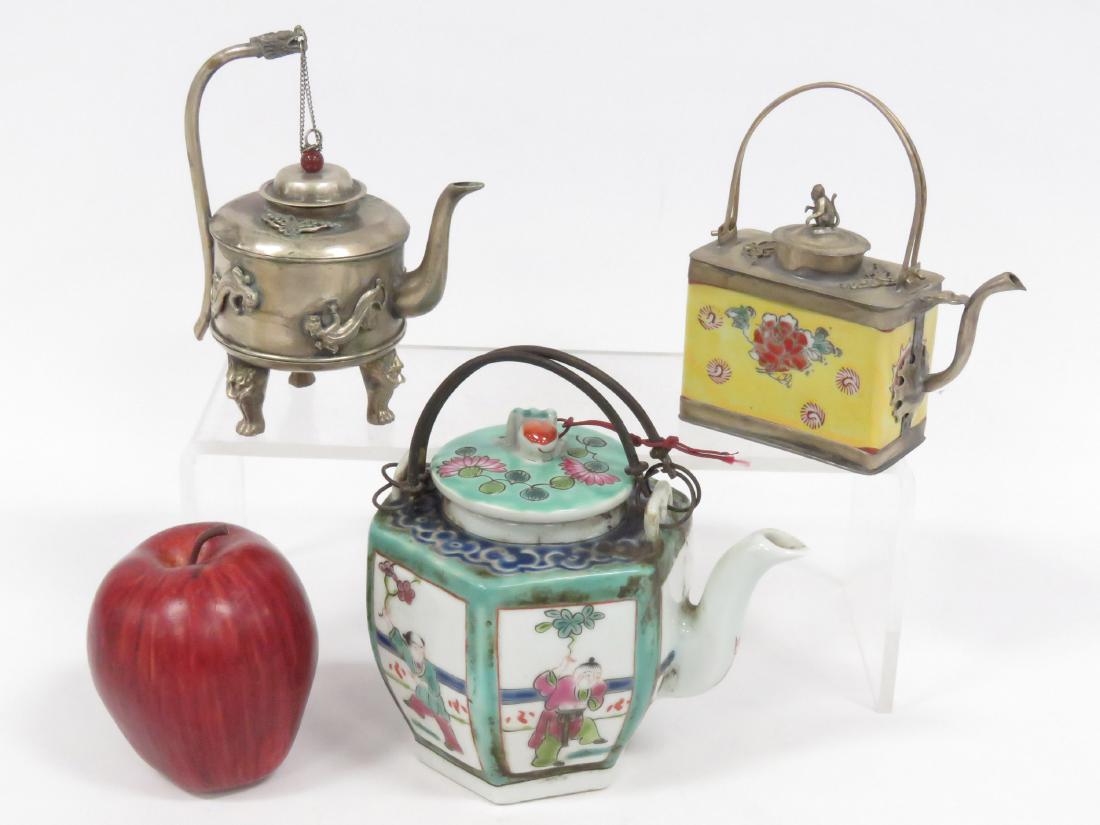 LOT (3) ASSORTED CHINESE TEA POTS INCLUDING (2) FAMILLE (1 of 3)