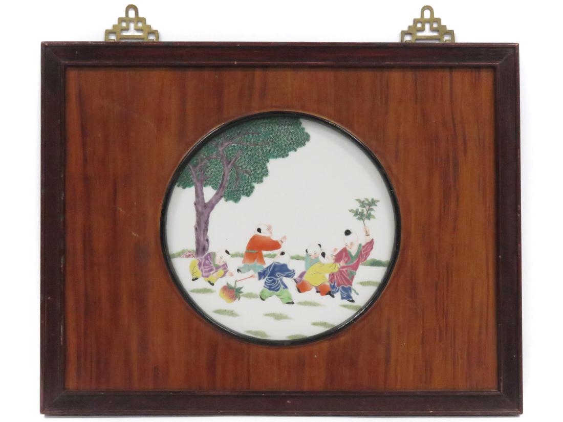 CHINESE FAMILLE ROSE DECORATED PORCELAIN PLAQUE. (1 of 2)