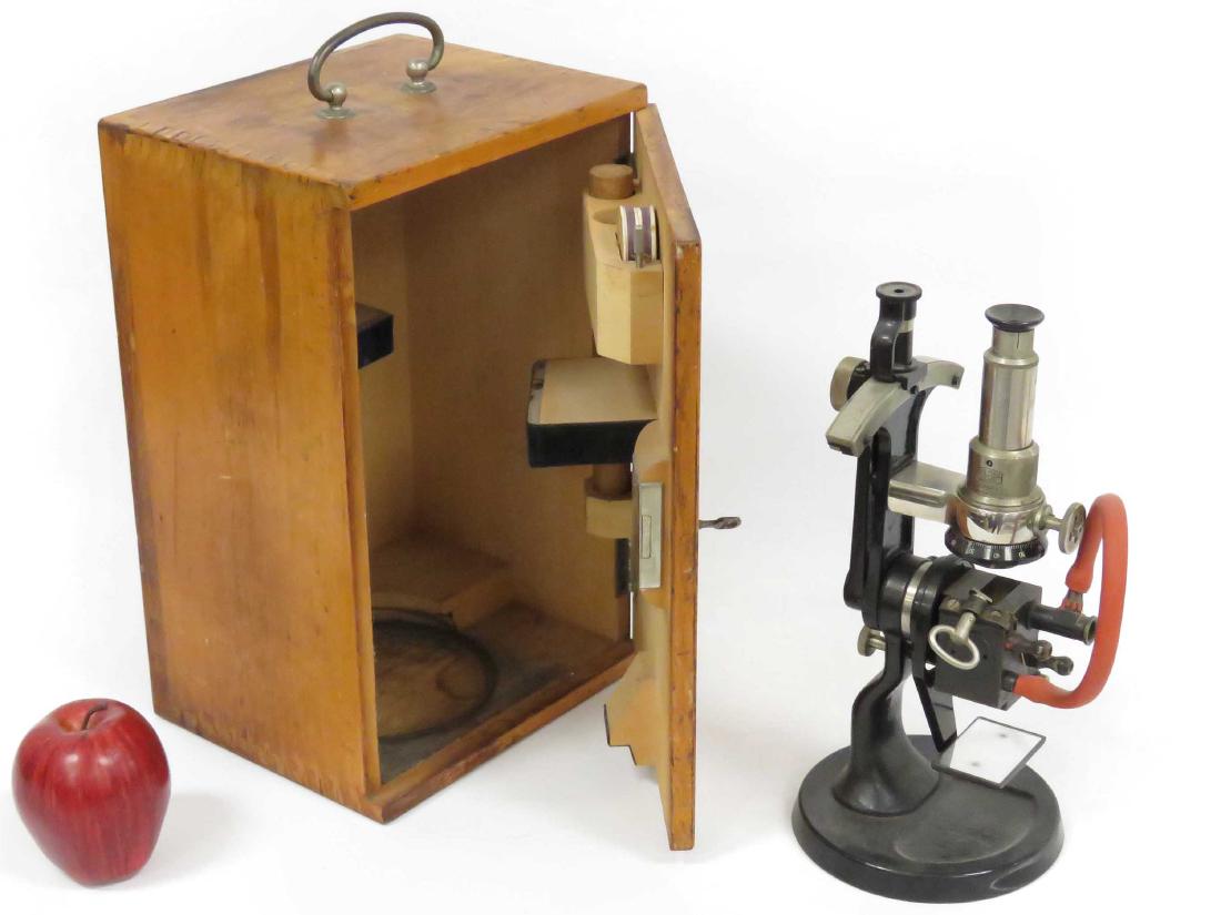 VINTAGE CARL ZEISS, JENA MONOCULAR MICROSCOPE WITH CASE (1 of 3)
