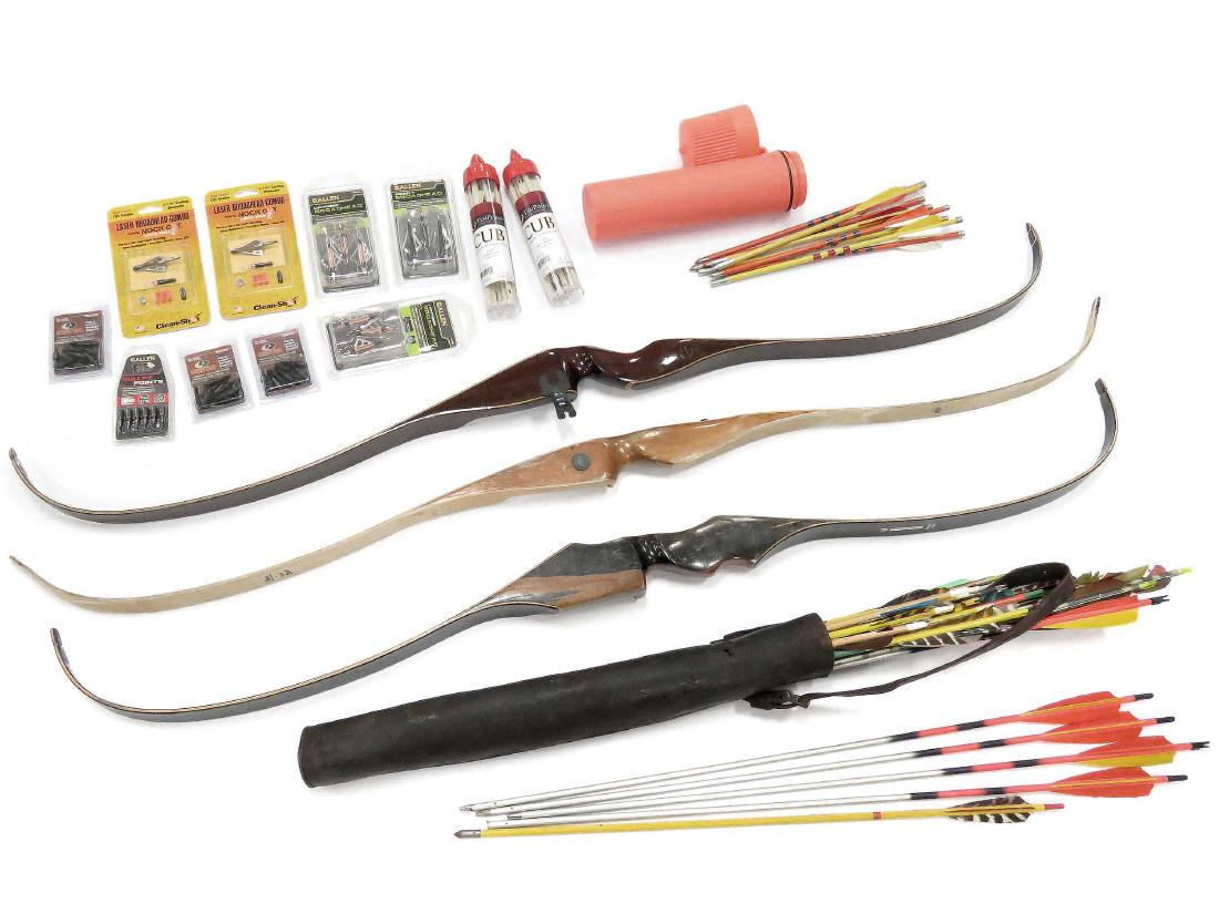 LOT (2) BOXES ARCHERY INCLUDING (3) RECURVED BOWS, (1 of 4)