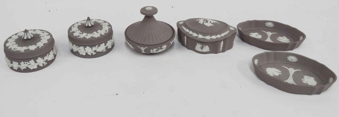 LOT ASSORTED WEDGWOOD MAUVE JASPER INCLUDING PAIR (1 of 1)