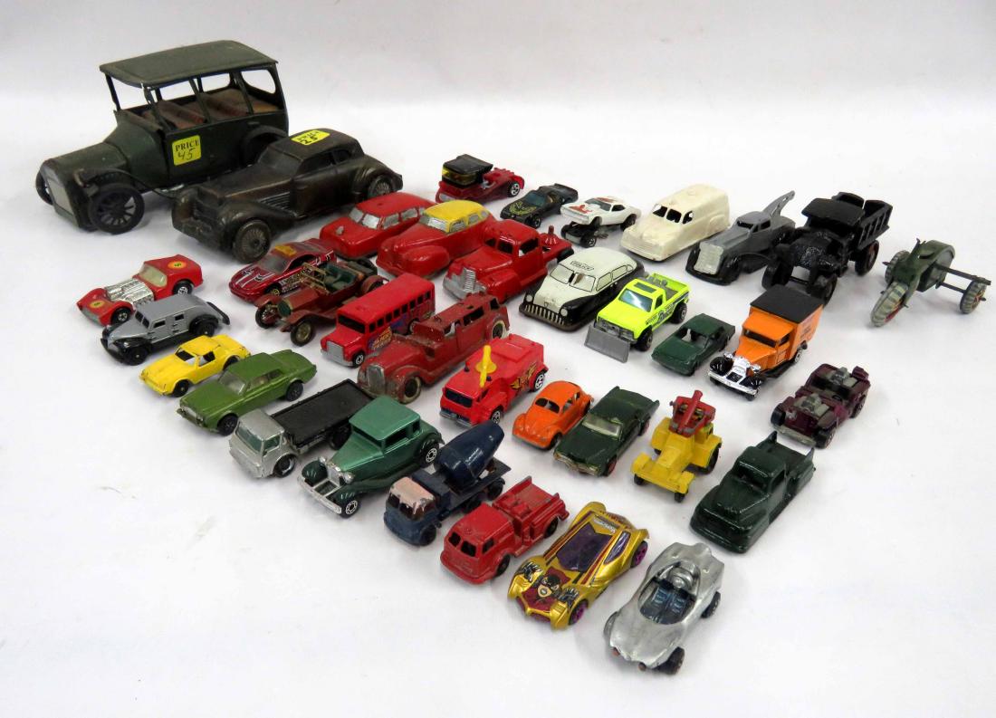 LOT ASSORTED CAR & TRUCK MODELS INCLUDING VINTAGE MATCH (1 of 2)