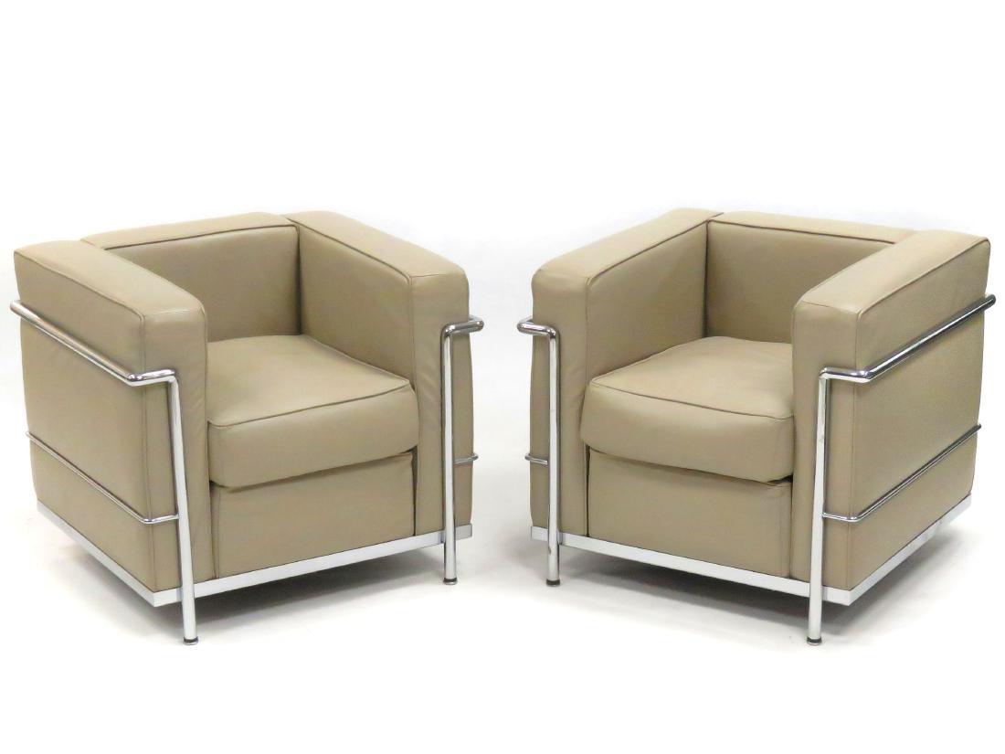 PAIR LE CORBUSIER DESIGN LC2 CREAM LEATHER/CHROME STEEL (1 of 4)