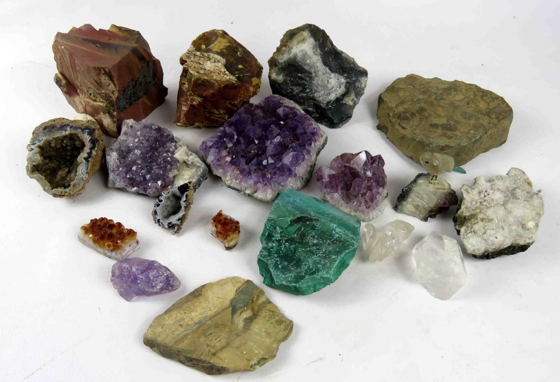 BOX LOT ASSORTED CRYSTAL AND MINERAL SPECIMENS (1 of 2)