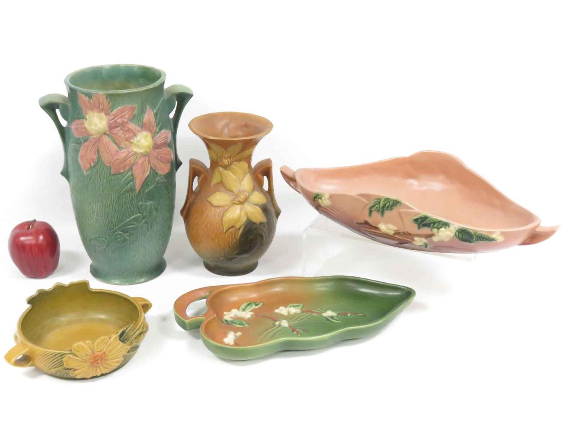 LOT (5) ROSEVILLE POTTERY. HEIGHT 1-12 1/2": LOT (5) ROSEVILLE POTTERY. HEIGHT 1-12 1/2" (IMPERFECTIONS INCLUDING SMALL NICKS/CHIPS, HAIR LINES, ETC.)