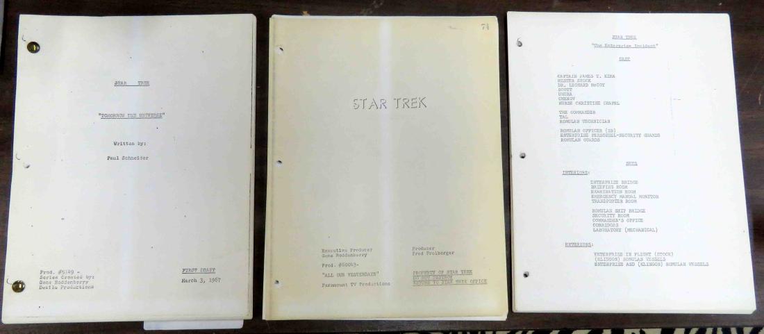 BOX LOT ASSORTED STAR TREK TV SCRIPTS (1 of 3)