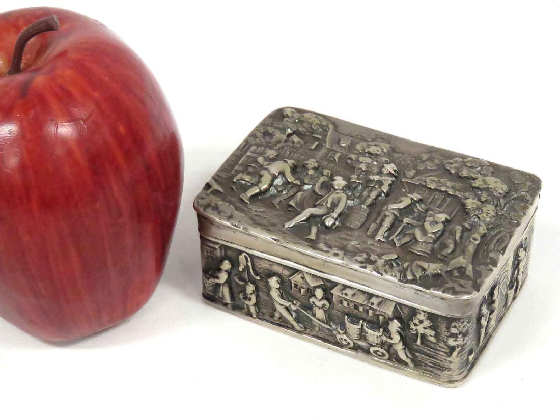 SCOTTISH SILVER REPOUSSE SNUFF BOX, HALLMARKED. HEIGHT (1 of 7)