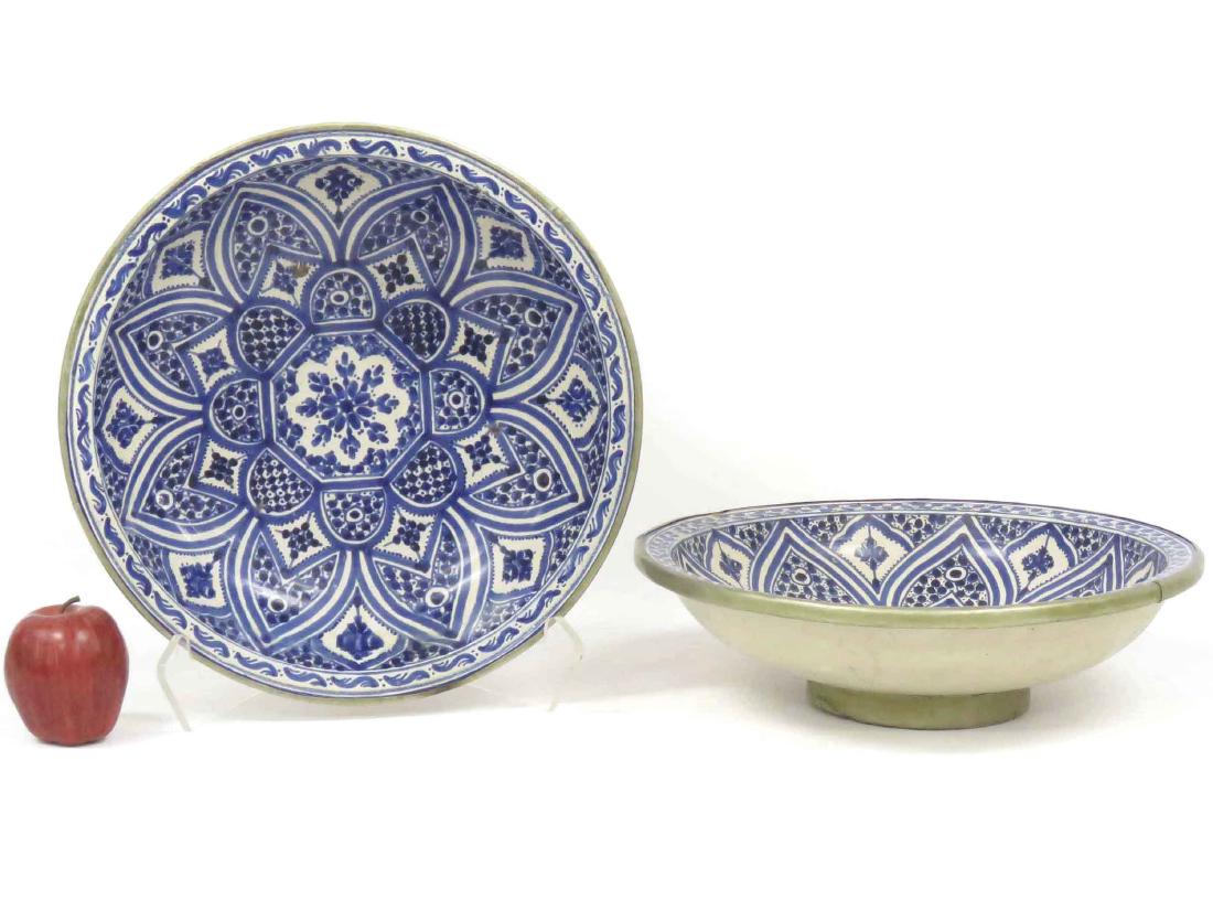 LOT (2) HISPANO MORESQUE FAIENCE GLAZE BLUE/WHITE BOWLS (1 of 5)