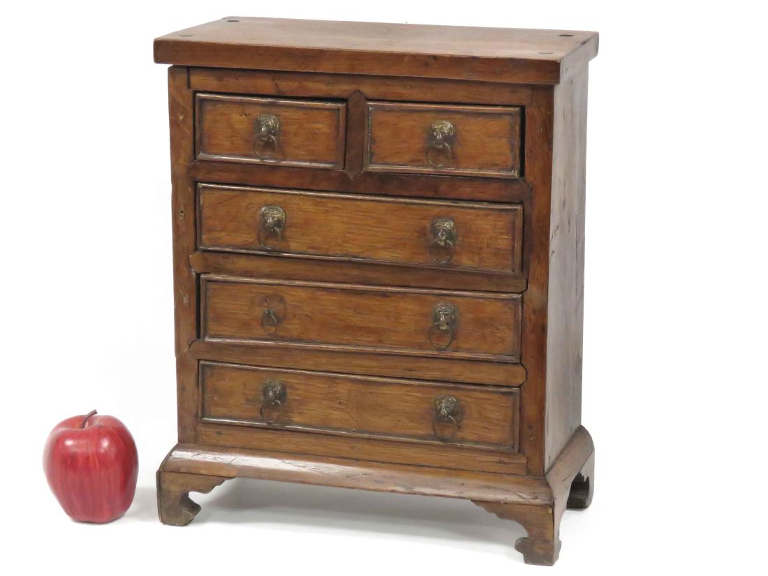 MINIATURE OAK/ELM CHEST OF DRAWERS, 19TH CENTURY.: MINIATURE OAK/ELM CHEST OF DRAWERS, 19TH CENTURY. HEIGHT 16"; WIDTH 12"